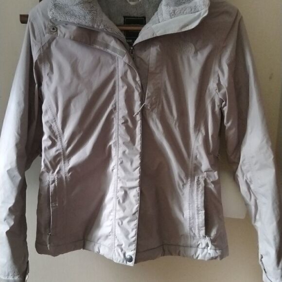 The North Face  - Picture 1 of 16